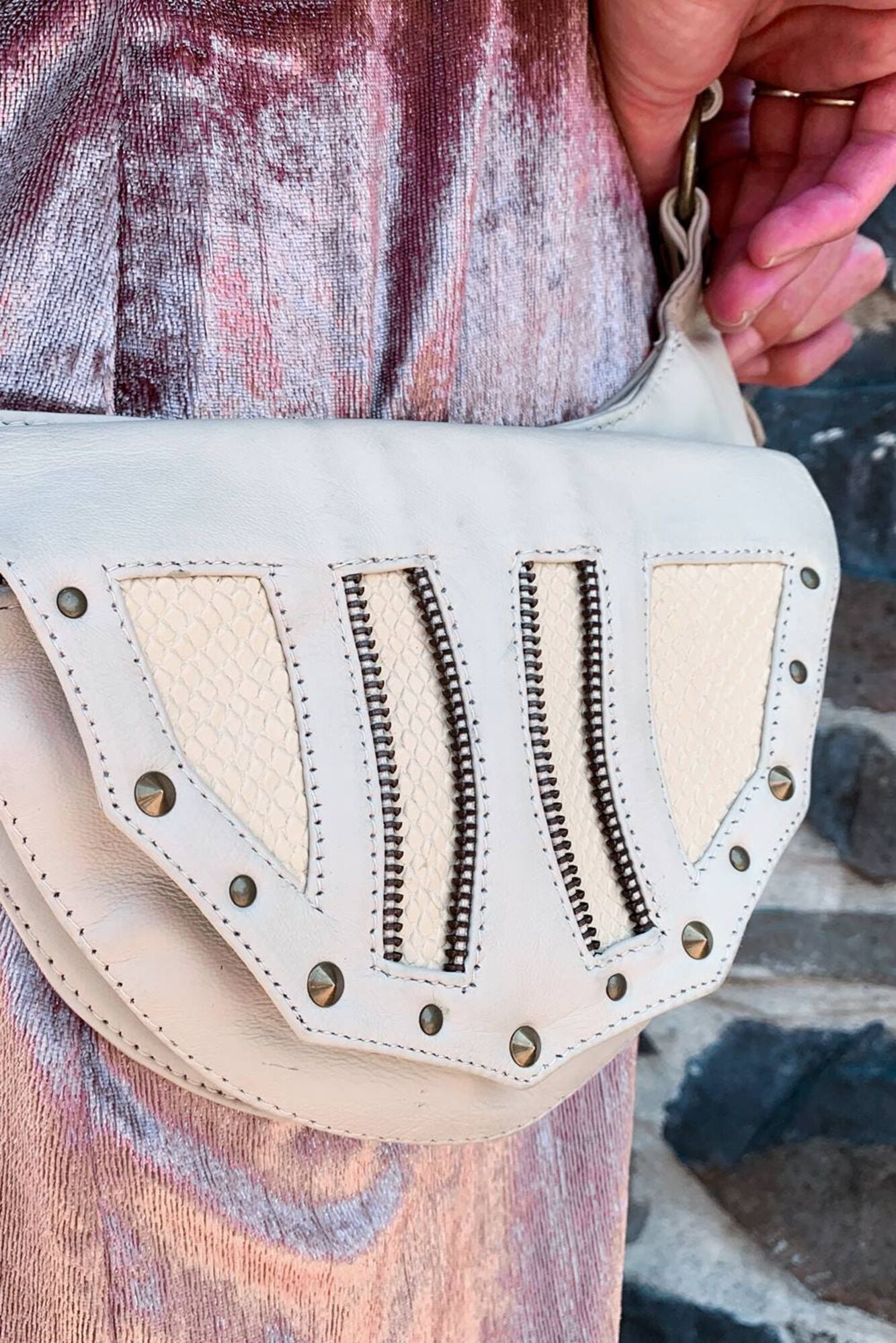 Sapphire Hood Harness Cream - Hipstirr