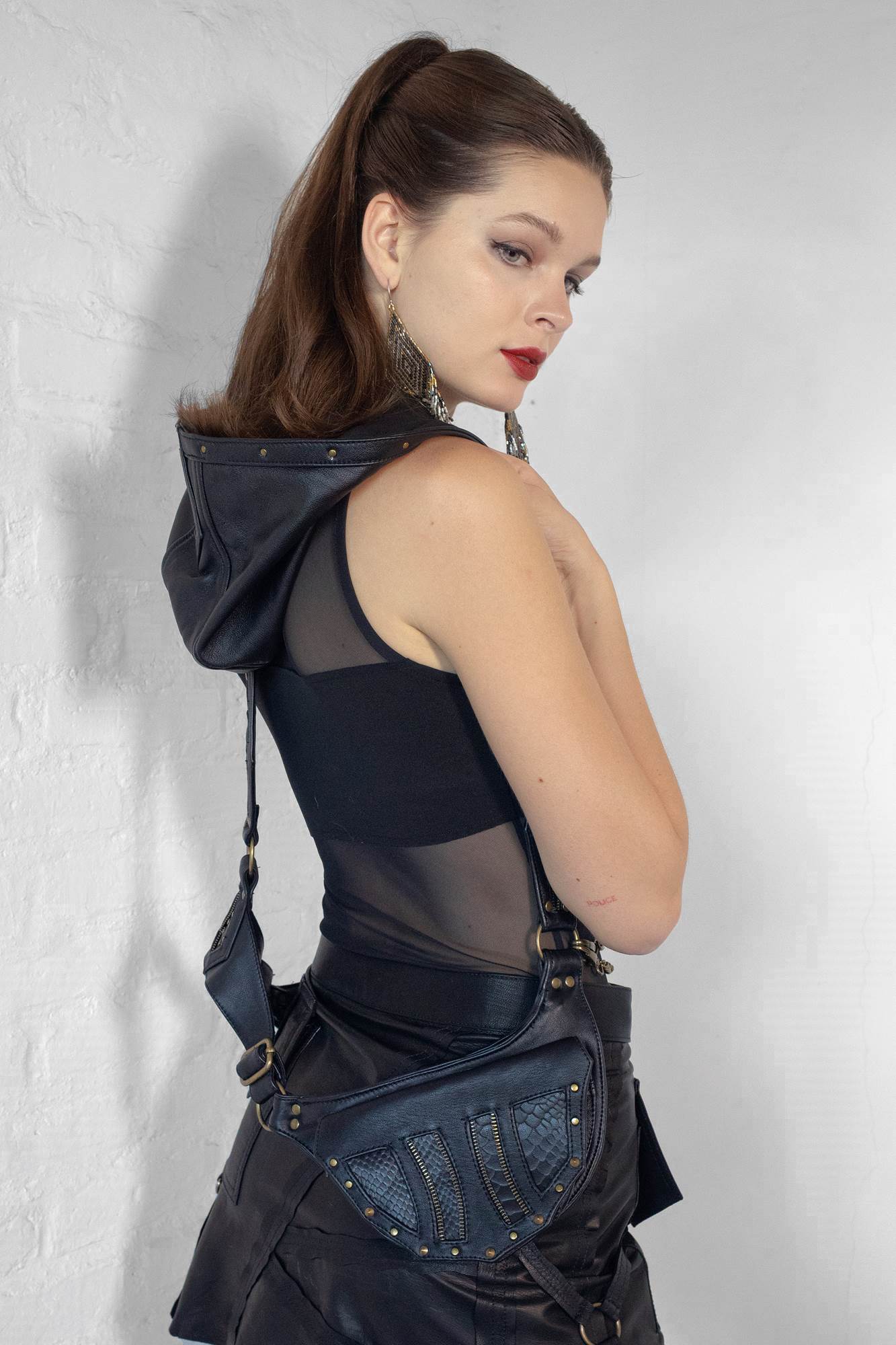 Sapphire Hood Harness Black