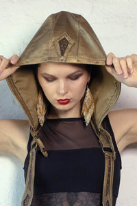 Sapphire Hood Harness Gold