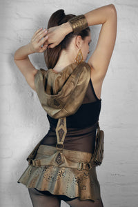 Sapphire Hood Harness Gold