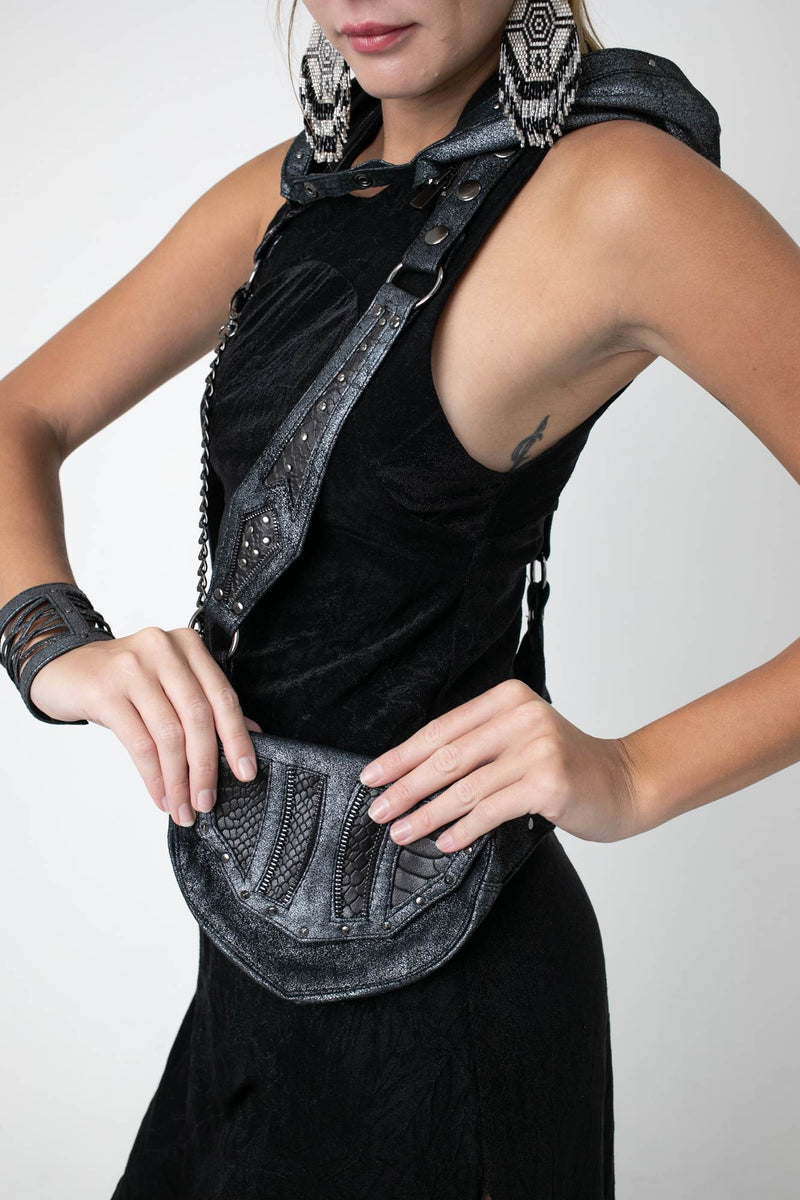 Sapphire Hood Harness Silver