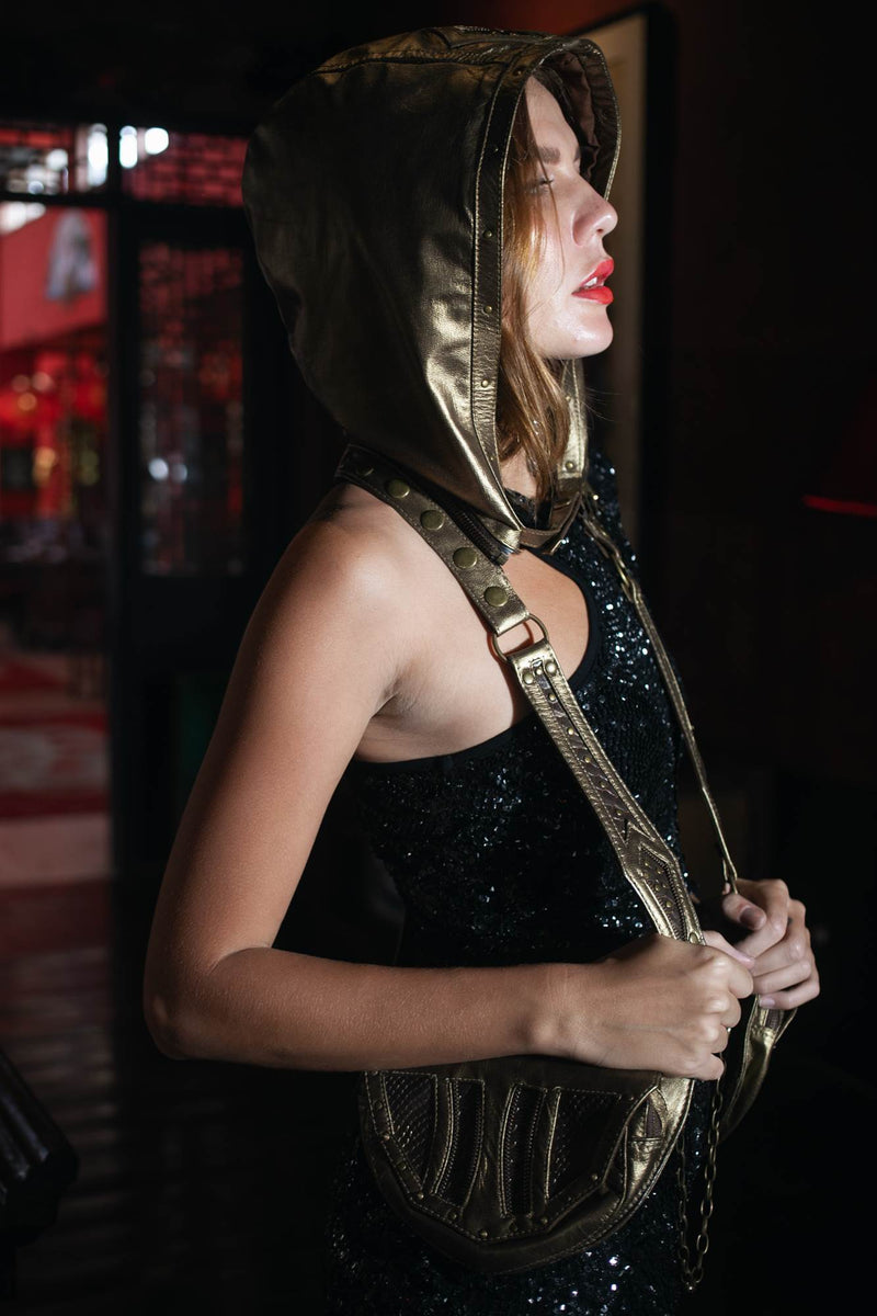 Sapphire Hood Harness Gold