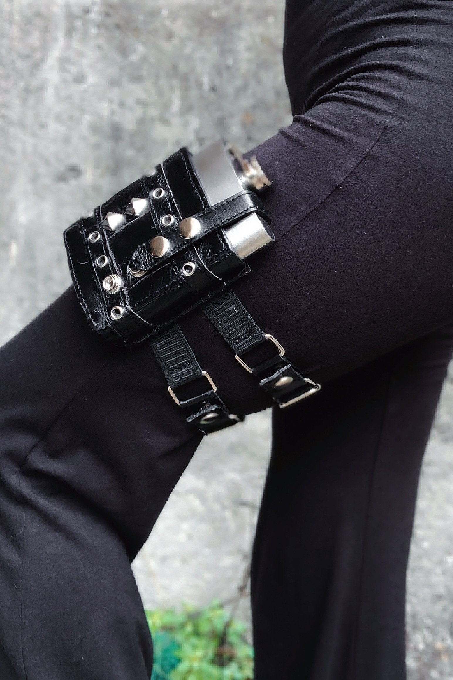 Fiasco Garter Flask Black/Silver Fiasco Garter Flask Black/Silver